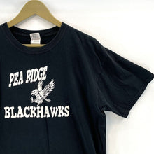 Gildan Men's Graphic T Shirt Pea Ridge Blackhawks Grunge Distressed Black Size L