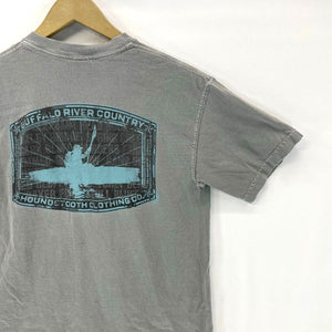 Houndstooth Men's Souvenir T Shirt Buffalo River Country Kayak Canoe Gray Size S