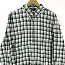 LL Bean Men's Plaid Button Up Shirt Lightweight Slightly Fitted Green Size L