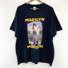 Marilyn Manson Graphic Tee Shirt USA Flag Skirt Rock On Vintage Y2K Size XL