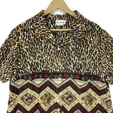 Two Twenty Women's Button Up Blouse Leopard Tribal Tropical Vtg Brown Size XL