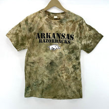 Hanes Men's Graphic T Shirt Arkansas Razorbacks Tie Dye Brown Green Size M